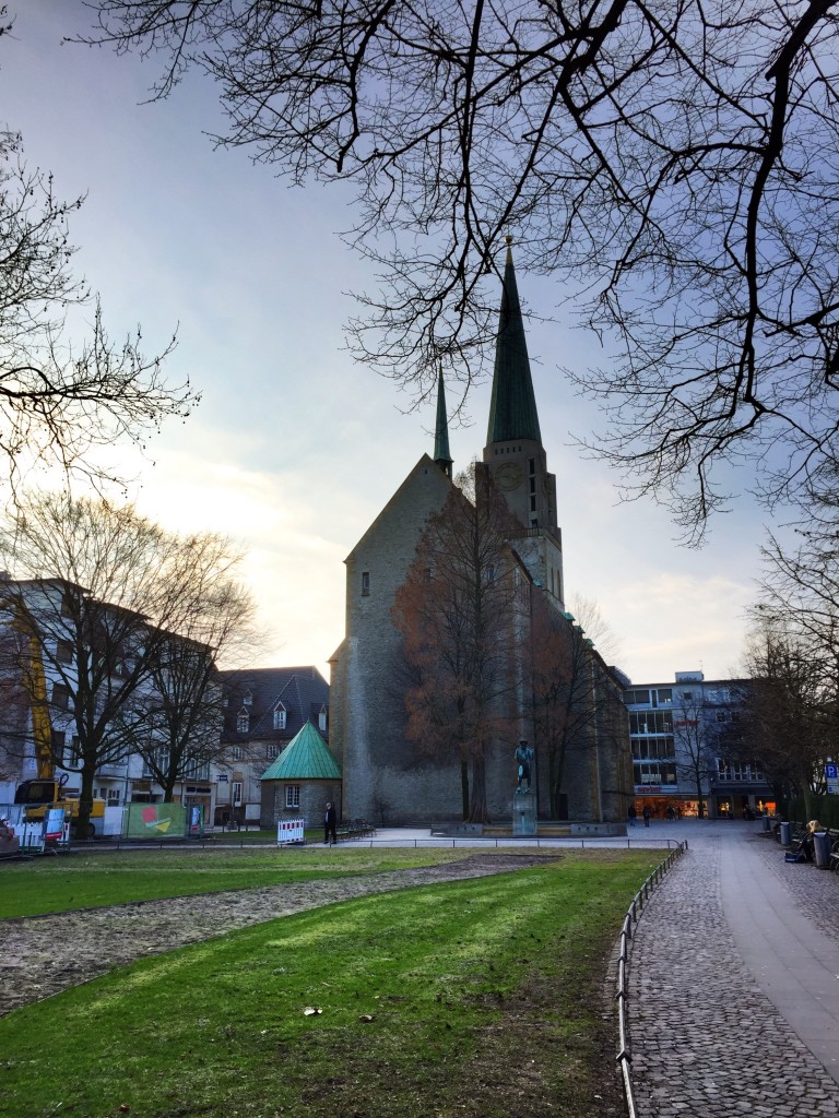 Altstädter Kirchplatz und Altstädter Nikolaikirche