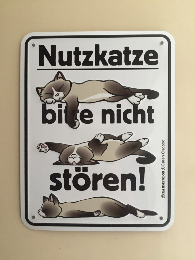 Schild: Nutzkatze - bitte nicht stören! 